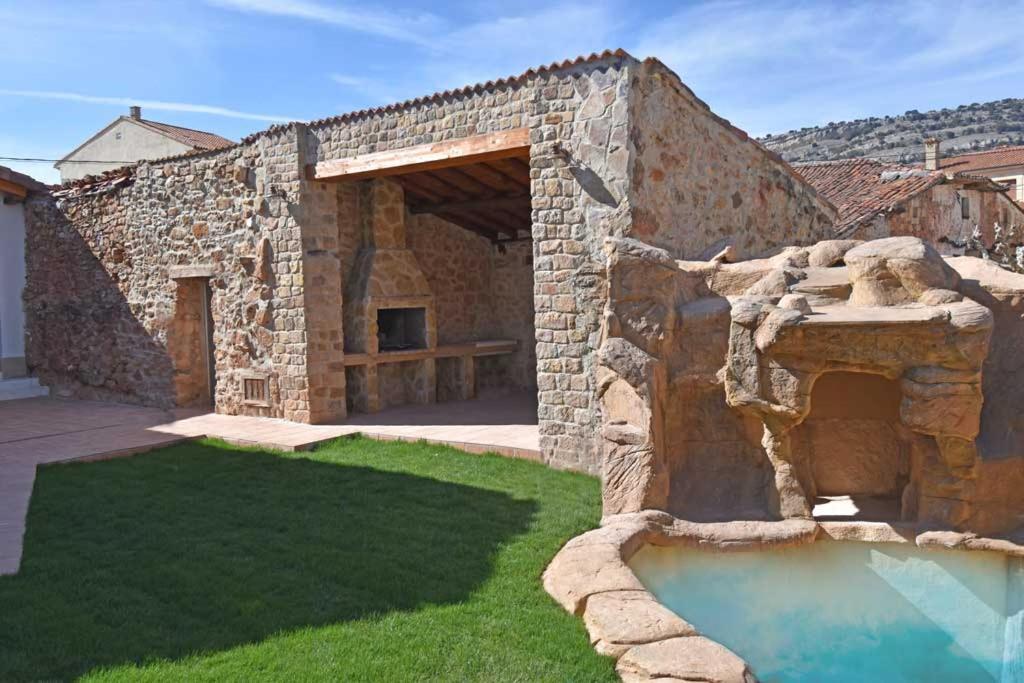 Casa Rural La Cueva Del Agua Фуэнтетоба Экстерьер фото